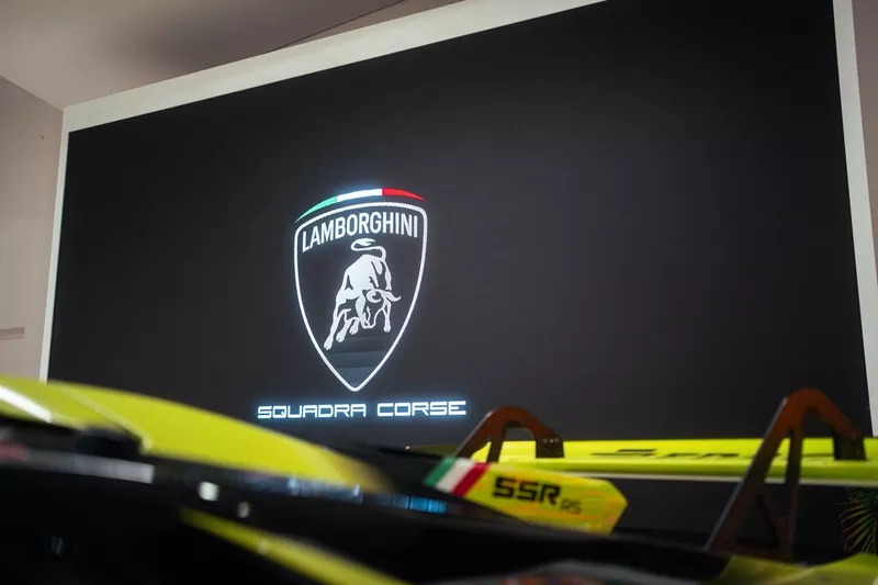 La consegna della Huracan di Mirko Bortolotti al Museo Lamborghini