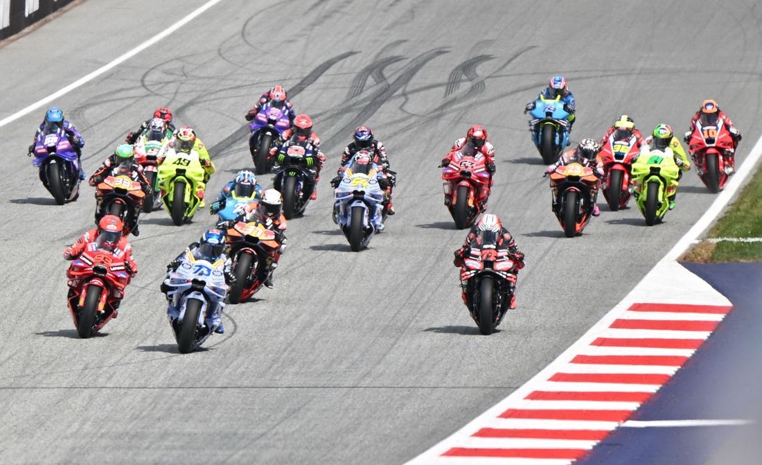 Zawodnicy rozpoczynają wyścig sprinterski