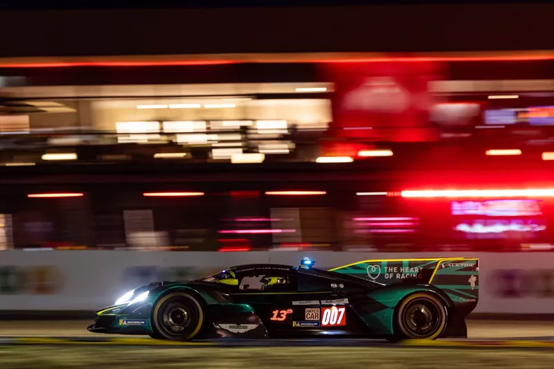 #007 Aston Martin Thor Team Aston Martin Valkyrie : Harry Tincknell, Tom Gamble, Ross Gunn