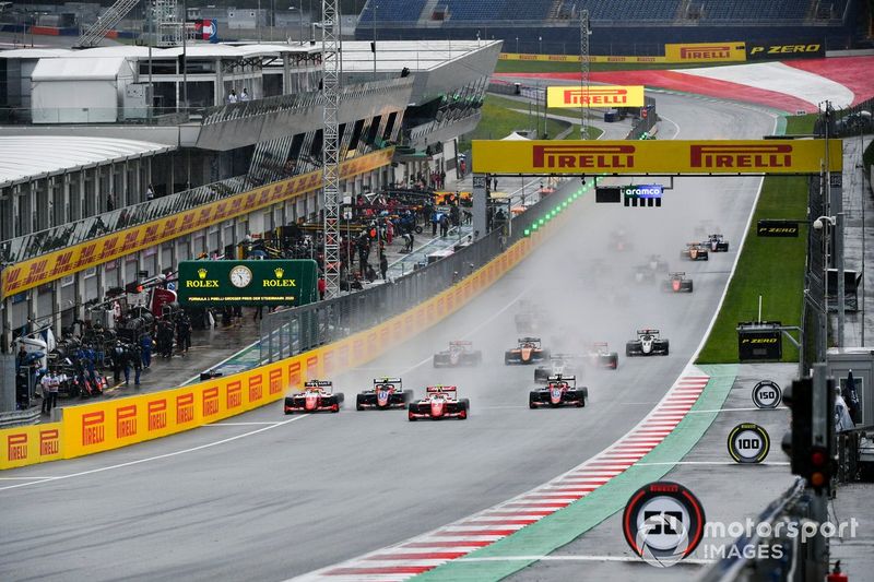 Frederik Vesti, Prema Racing, Devlin DeFrancesco, Trident, Logan Sargeant, Prema Racing y Oscar Piastri, Prema Racing al inicio de la carrera