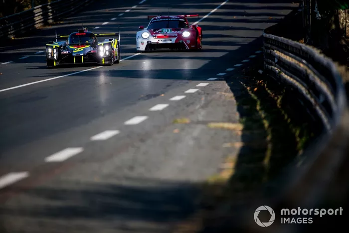 #4 ByKolles Racing Team Enso CLM P1/01: Tom Dillmann, Bruno Spengler, Oliver Webb, #91 Porsche GT Team Porsche 911 RSR: Richard Lietz, Gianmaria Bruni, Frederic Makowiecki