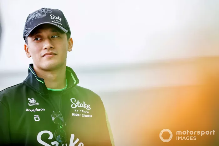 Zhou Guanyu, Stake F1 Team KICK Sauber 