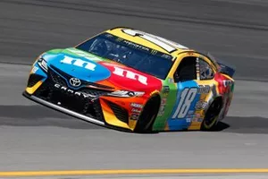  Kyle Busch, Joe Gibbs Racing, Toyota Camry M&M's Toyota Camry