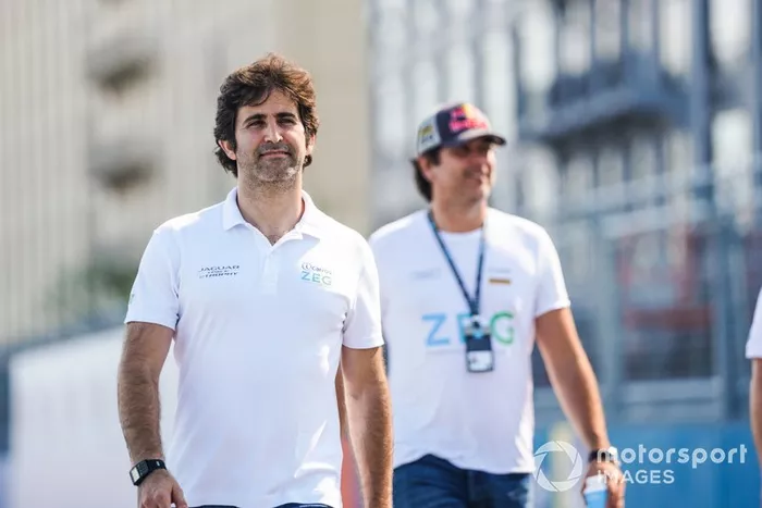 Sérgio Jimenez, Jaguar Brazil Racing, Cacá Bueno, Jaguar Brazil Racing on the track walk