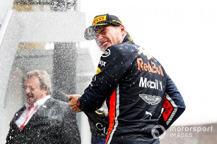 Podio: ganador de la carrera Max Verstappen, Red Bull Racing