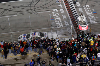 1. Kevin Harvick, Stewart-Haas Racing, Ford Fusion Mobil 1