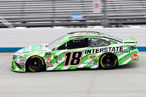 Kyle Busch, Joe Gibbs Racing, Toyota Camry Interstate Batteries