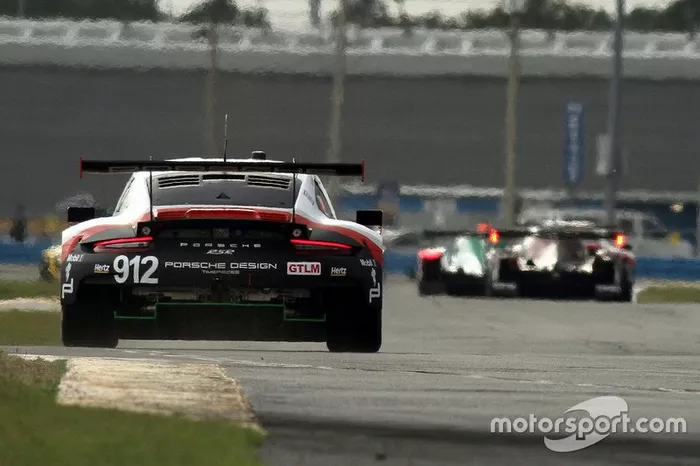 #912 Porsche GT Team Porsche 911 RSR, GTLM: Mathieu Jaminet, Earl Bamber