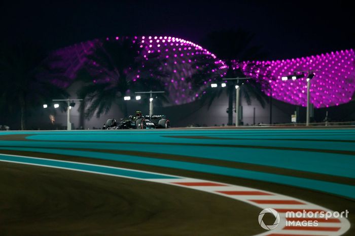 Lewis Hamilton, Mercedes F1 W14