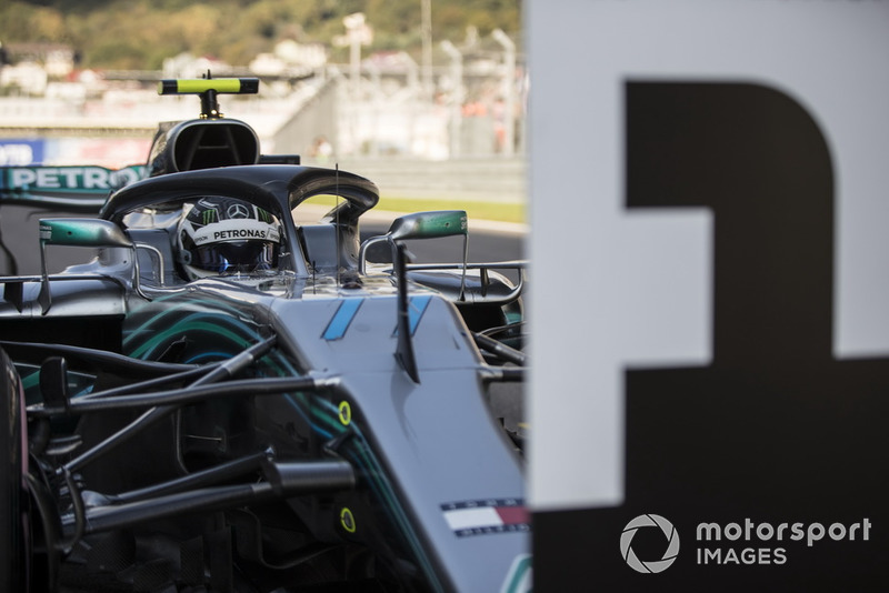 Ganador de la pole Valtteri Bottas, Mercedes AMG F1