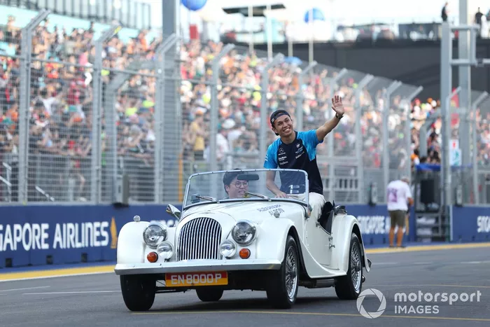 Alex Albon, Williams Racing durante el desfile de pilotos