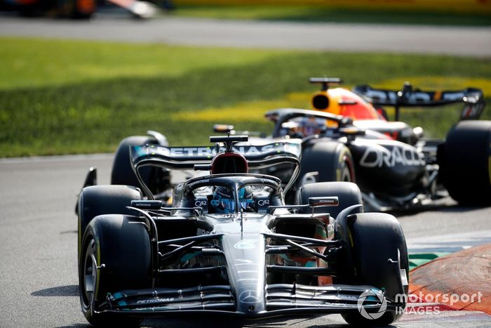 George Russell, Mercedes F1 W14, Max Verstappen, Red Bull Racing RB19