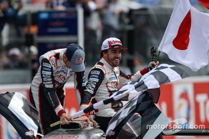 Ganadores #8 Toyota Gazoo Racing Toyota TS050: Sébastien Buemi, Kazuki Nakajima, Fernando Alonso