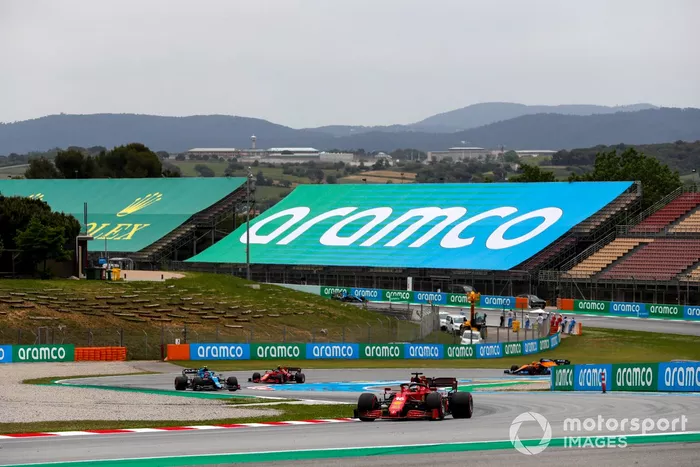 Charles Leclerc, Ferrari SF21, Esteban Ocon, Alpine A521, Carlos Sainz, Ferrari SF21