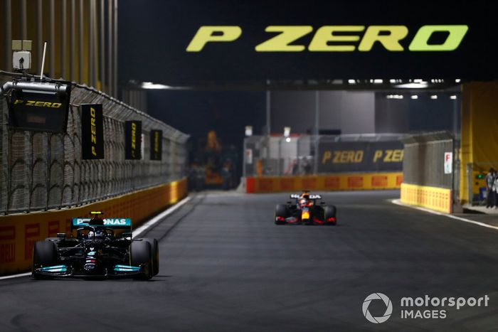 Valtteri Bottas, Mercedes W12, Max Verstappen, Red Bull Racing RB16B