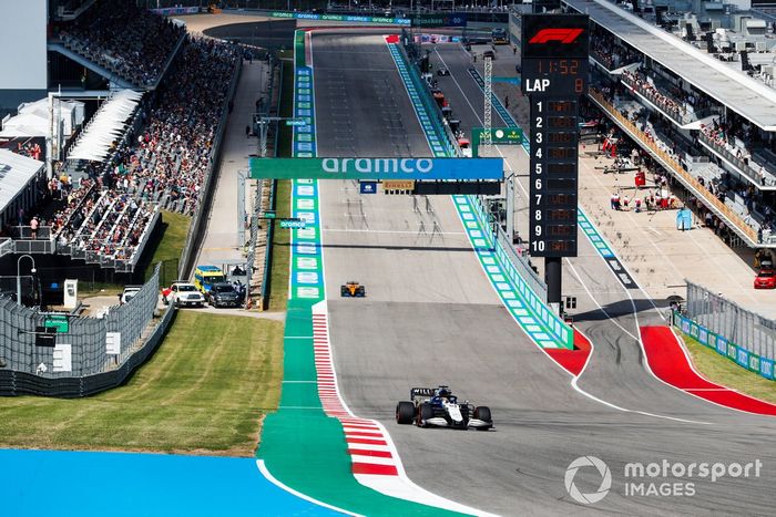 George Russell, Williams FW43B, Daniel Ricciardo, McLaren MCL35M