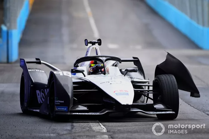 Edoardo Mortara, Venturi Racing, Silver Arrow 02, con l'anteriore danneggiato