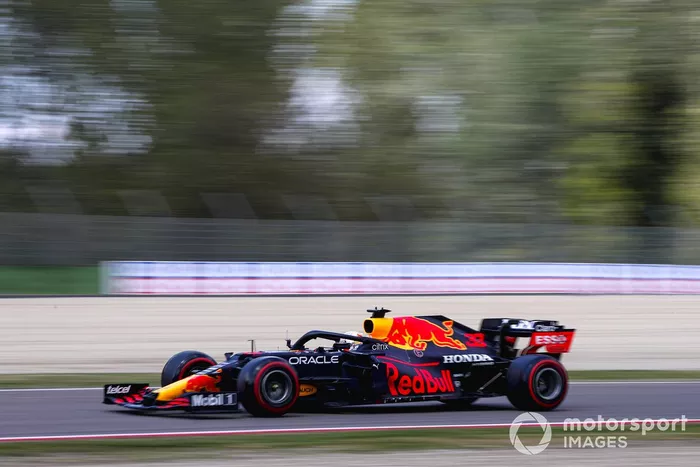 Max Verstappen, Red Bull Racing RB16B 