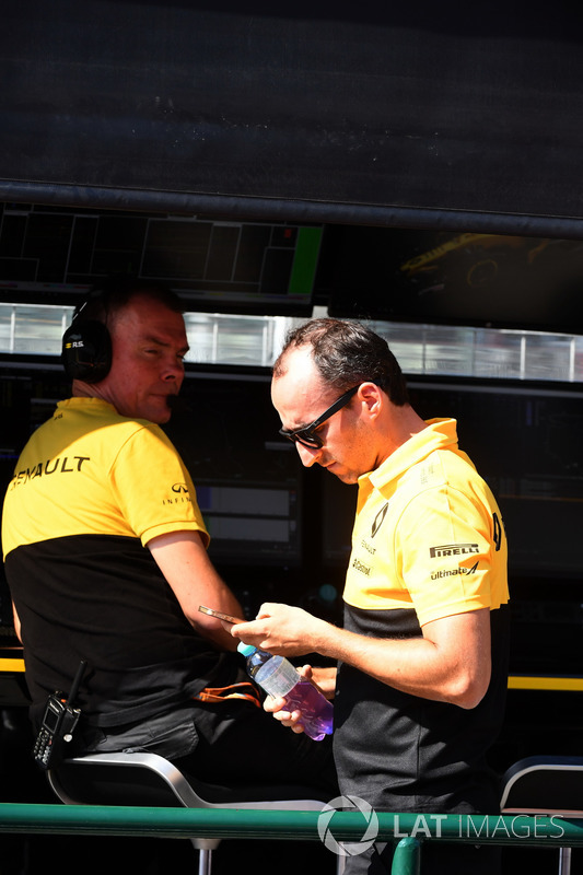 Alan Permane, Renault Sport F1 Team Race Engineer Robert Kubica, Renault Sport F1 Team