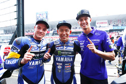 Переможці №21 Yamaha Factory Racing Team: Кацуюкі Накасуга, Алекс Лоус, Міхаел ван дер Марк