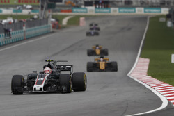 Kevin Magnussen, Haas F1 Team VF-17, Nico Hulkenberg, Renault Sport F1 Team RS17, Jolyon Palmer, Renault Sport F1 Team RS17