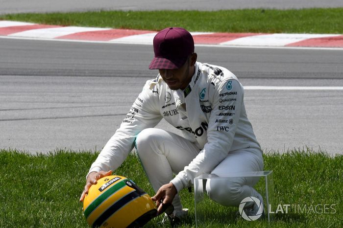 Ganador de la pole Lewis Hamilton, Mercedes AMG F1