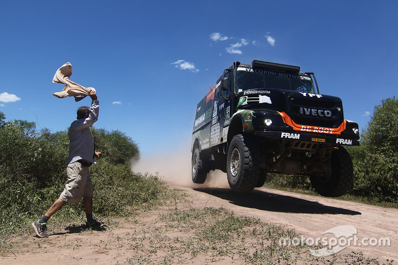 #502 Team De Rooy, Iveco: Federico Villagra, Adrian Yacopini, Ricardo Torlaschi