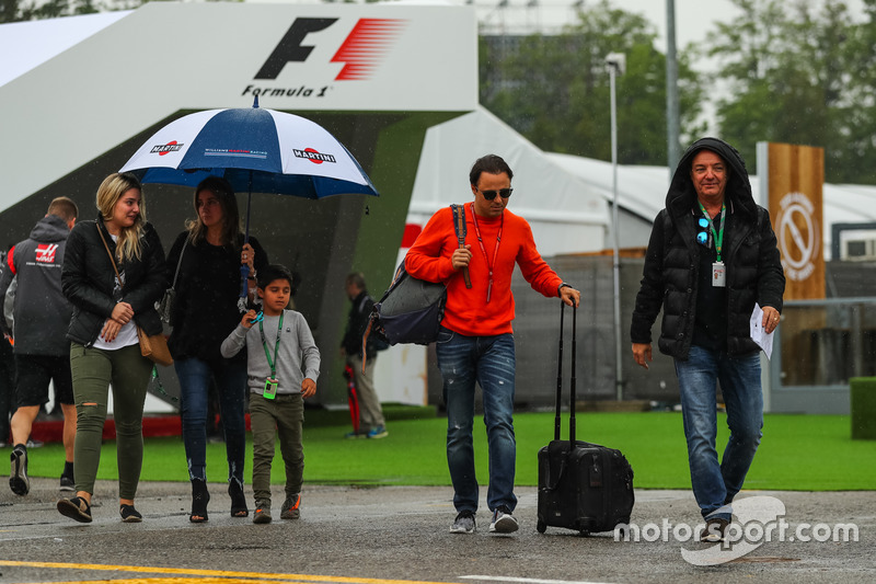 Felipe Massa, Williams, bersama istri, Rafaela Bassi, dan putranya, Felipinho Massa