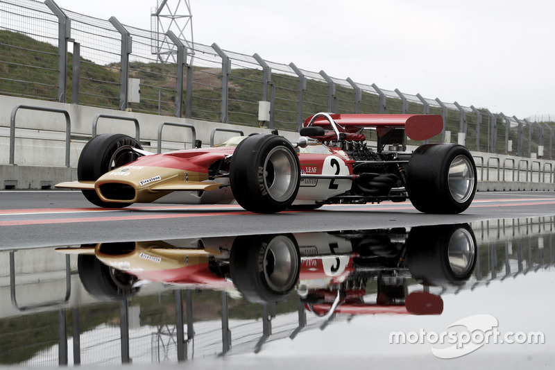 Lotus 49B