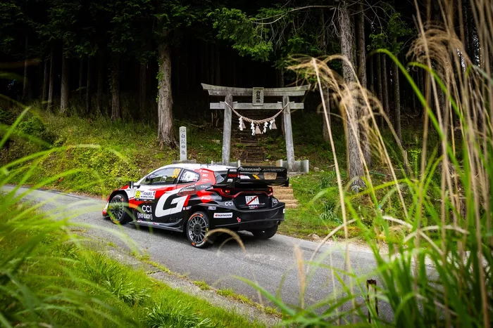 Oliver Solberg, Elliott Edmondson, Toyota Gazoo Racing WRT Toyota GR Yaris Rally1