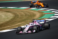 Sergio Perez, Force India VJM11, Stoffel Vandoorne, McLaren MCL33