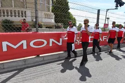 Marcus Ericsson, Sauber walks the track
