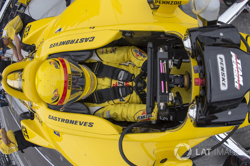 9. <img src="https://cdn-0.motorsport.com/static/img/cfp/0/0/0/0/30/s3/brazil-2.jpg" alt="" width="20" height="12" /> Элио Кастроневес, Team Penske Chevrolet