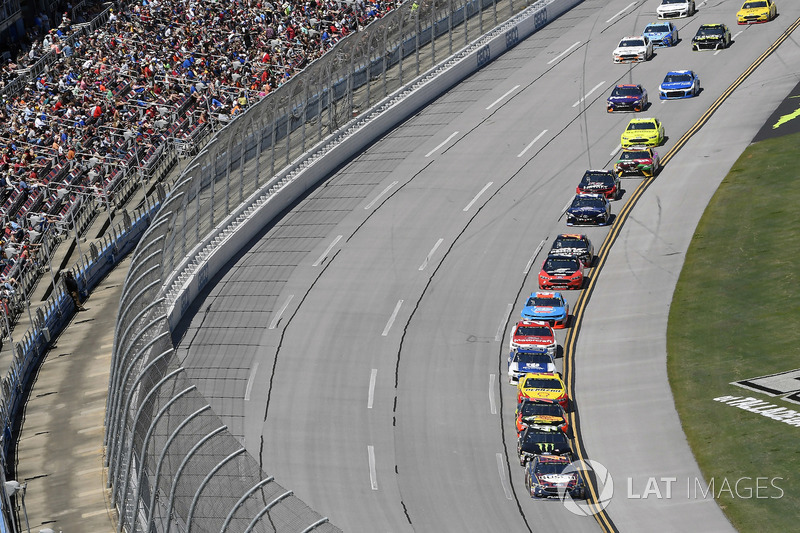 Kevin Harvick, Stewart-Haas Racing, Ford Fusion Busch Beer Flannel and Kurt Busch, Stewart-Haas Racing, Ford Fusion Monster Energy / Haas Automation