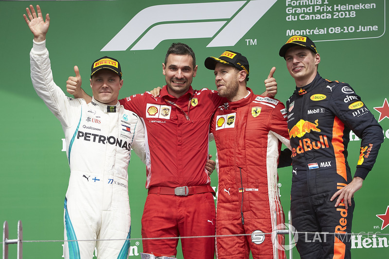 Valtteri Bottas, Mercedes AMG F1, Nicola Bariselli, Race Engineer, Ferrari, Sebastian Vettel, Ferrar