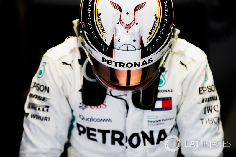 Lewis Hamilton: “Foi um dia infeliz. Todos na equipe vão sentir a dor, mas nós temos uma confiabilidade muito grande por muitos anos. Por mais doloroso que seja, somos profissionais.”