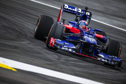Марк Маркес тестирует машину Toro Rosso