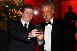 Chase Carey, presidente de Fórmula Uno, se encuentra con un fanático