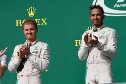 2e Nico Rosberg, Mercedes AMG F1, 1er Lewis Hamilton, Mercedes AMG F1