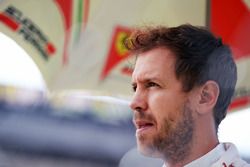 Sebastian Vettel, Ferrari en la parrilla