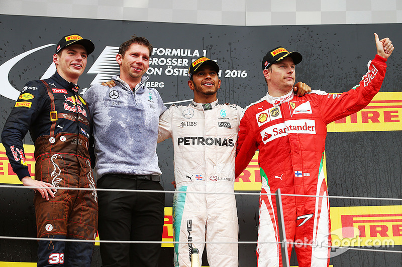 Podium: winnaar Lewis Hamilton, Mercedes AMG F1, tweede Max Verstappen, Red Bull Racing, derde Kimi Raikkonen, Ferrari