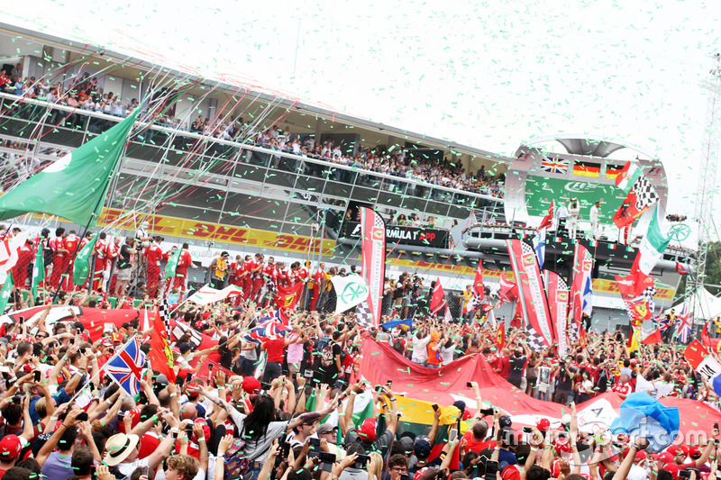 The podium (L to R): second place Lewis Hamilton, Mercedes AMG F1; Race winner Nico Rosberg, Mercedes AMG F1; third place Sebastian Vettel, Ferrari