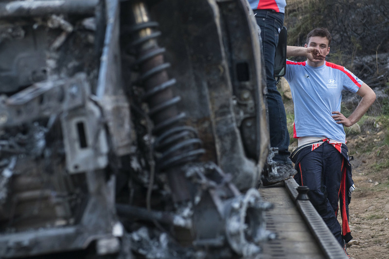 The burnt remains of the car of Hayden Paddon, John Kennard, Hyundai i20 WRC, Hyundai Motorsport