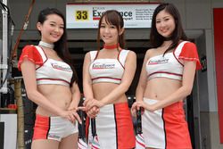 Lovely Excellence Porsche Team KTR girls