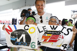 Ніко Росберг, Mercedes AMG F1 з маленькими фанатами