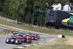 Start: #60 Michael Shank Racing with Curb/Agajanian, Ligier JS P2 Honda: John Pew, Oswaldo Negri Jr.