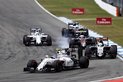 Valtteri Bottas, Williams FW38; Nico Hülkenberg, Sahara Force India F1 VJM09