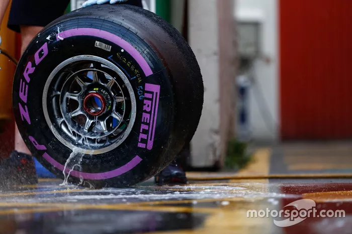 Neumático Pirelli