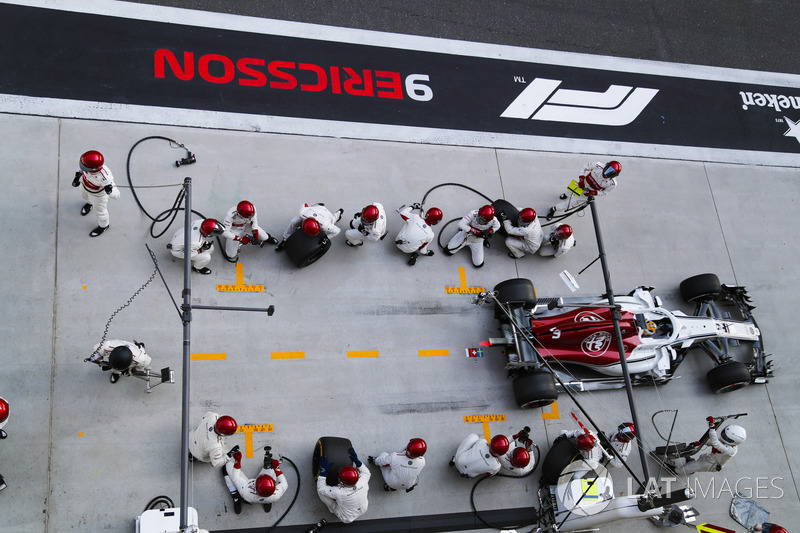 Marcus Ericsson, Sauber C37 Ferrari, leaves his pit box after a stop