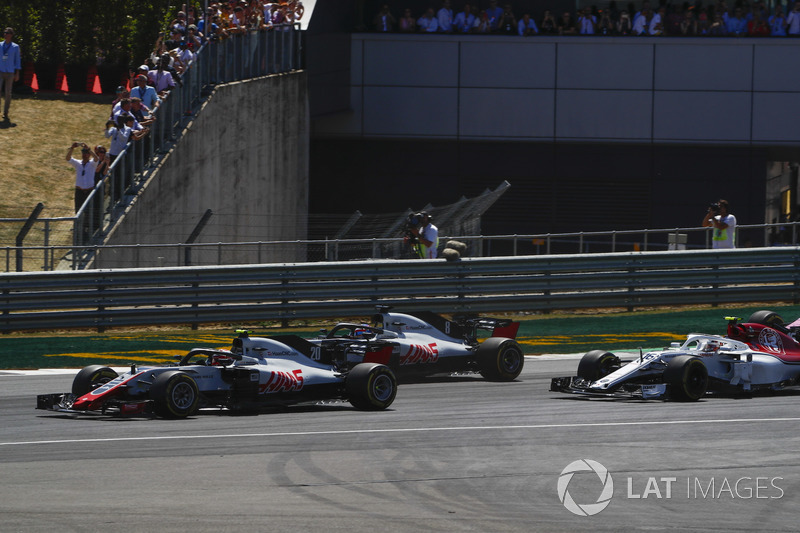 Kevin Magnussen, Haas F1 Team VF-18, Romain Grosjean, Haas F1 Team VF-18, Charles Leclerc, Sauber C37